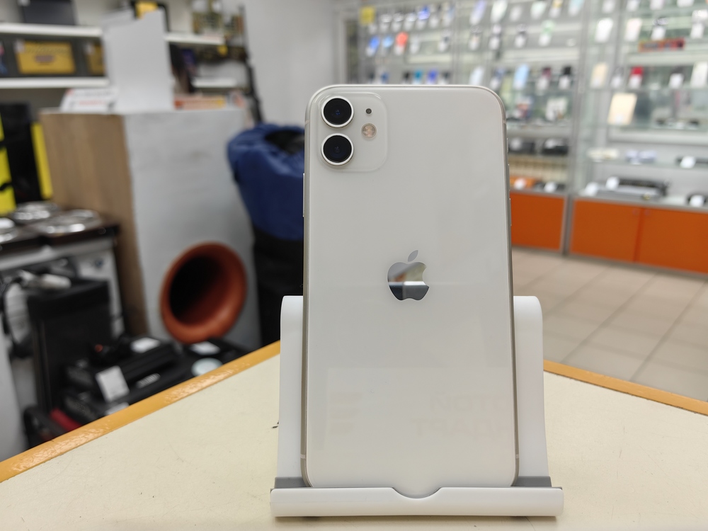 Смартфон Apple iPhone 11 128Gb