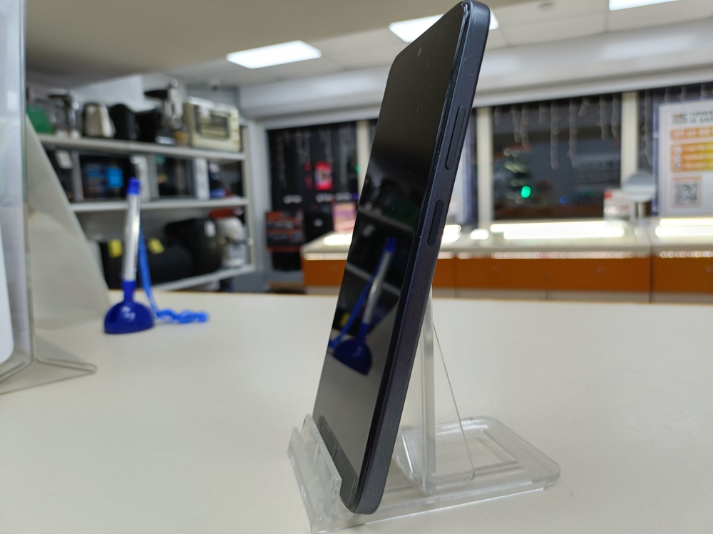 Смартфон Infinix Smart 9 4/128