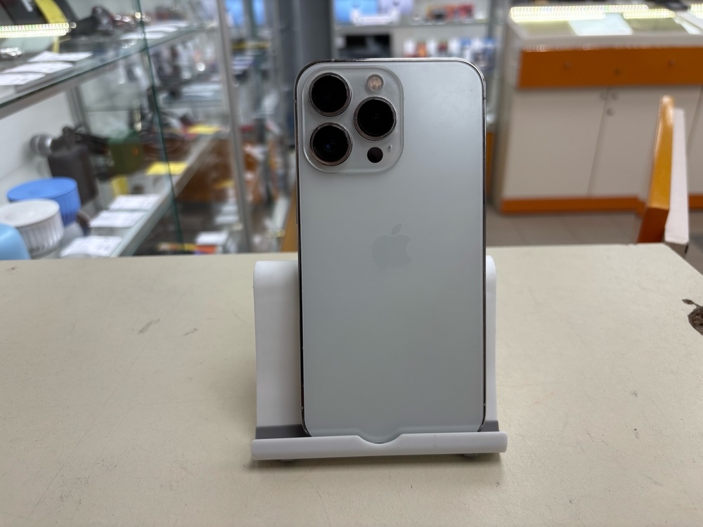 Смартфон Apple iPhone 13 Pro 256Gb