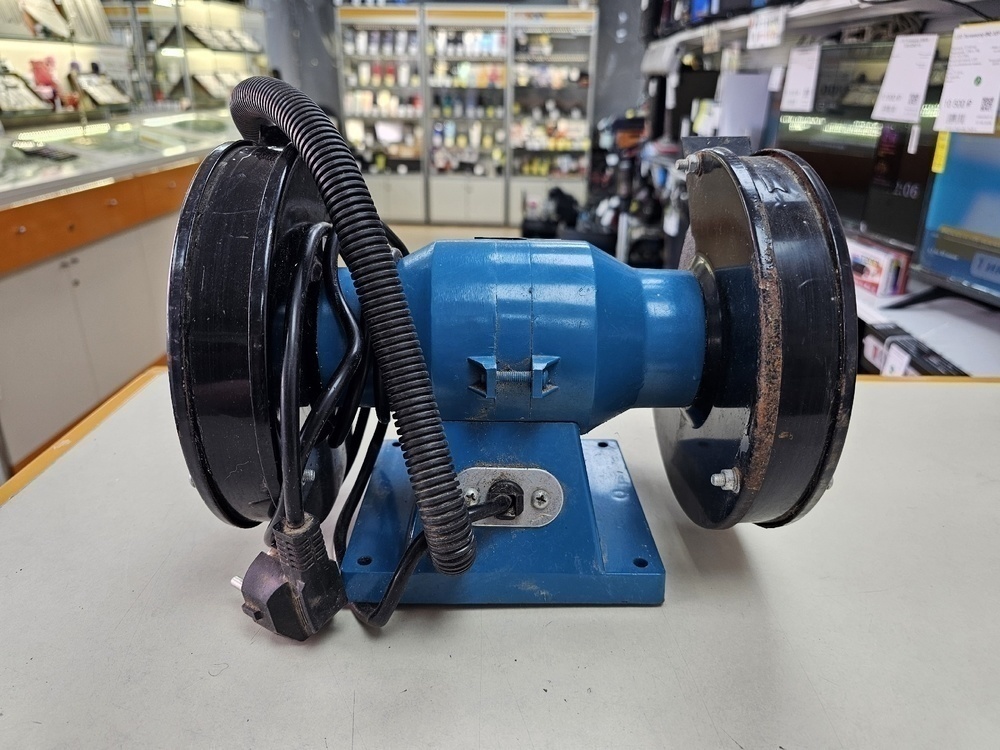 ТОЧИЛЬНЫЙ СТАНОК Gardenlux BG 150-300
