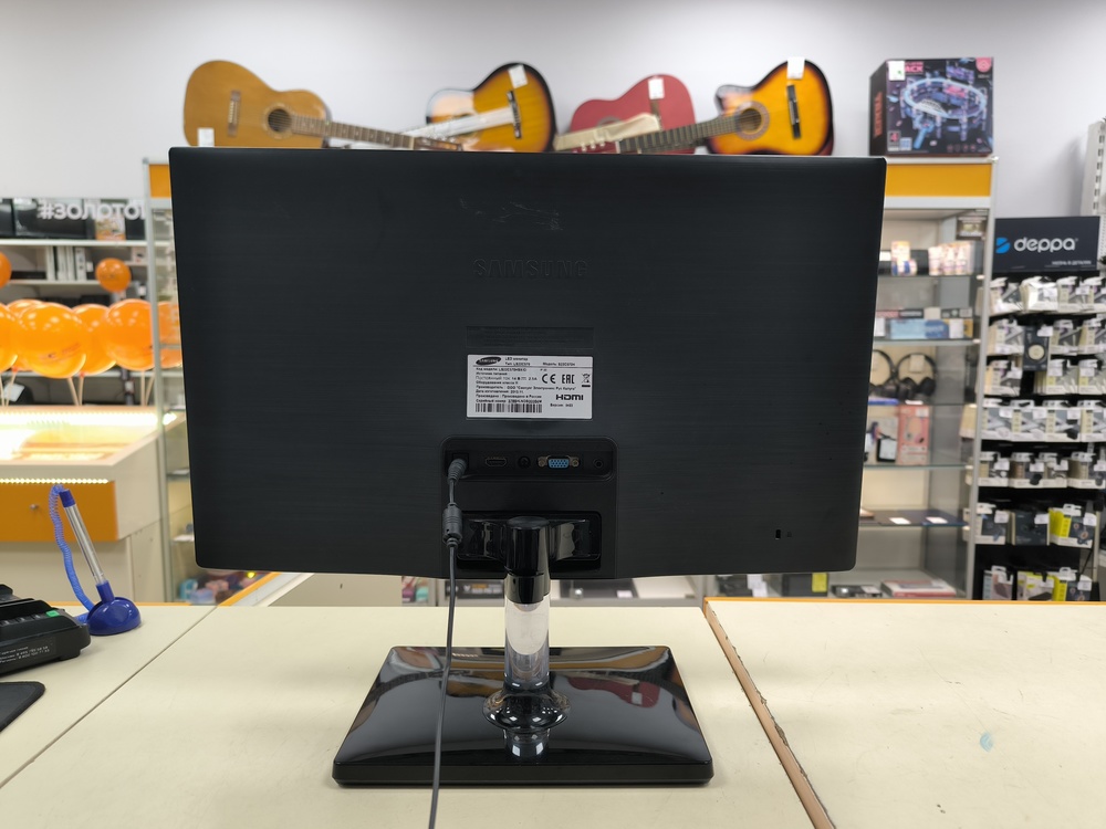 Монитор Samsung S22C570H