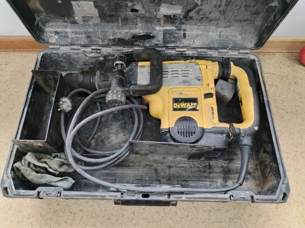 Перфоратор Dewalt D25712