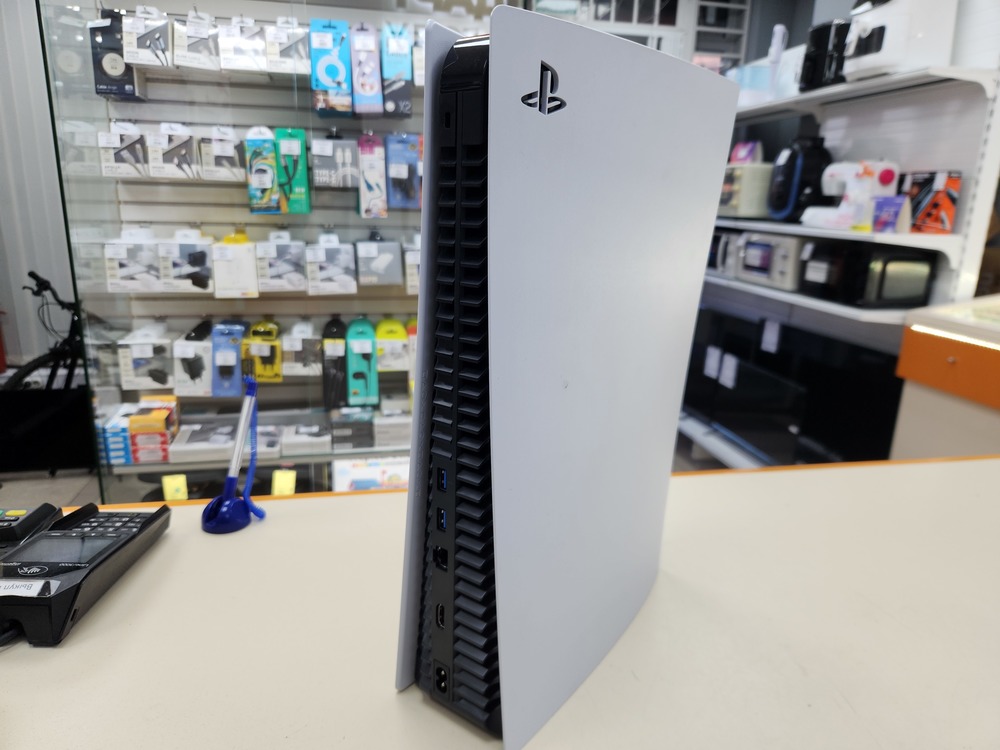 Игровая приставка PlayStation 5 825Gb (С дисководом)