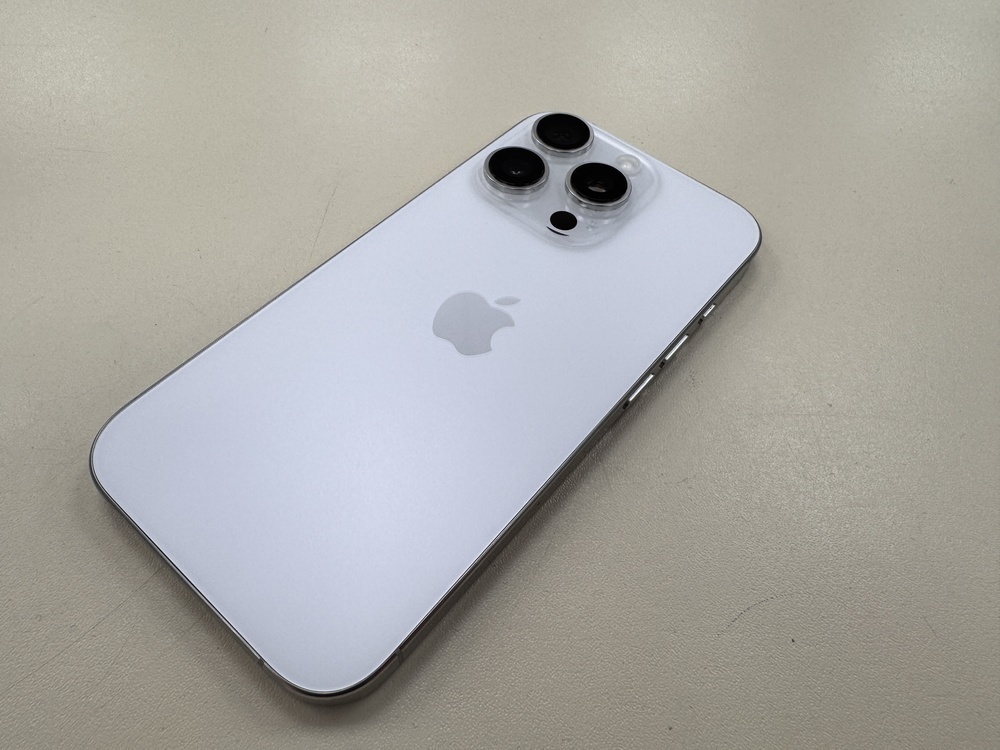 Смартфон Apple Iphone 16 Pro 128Gb