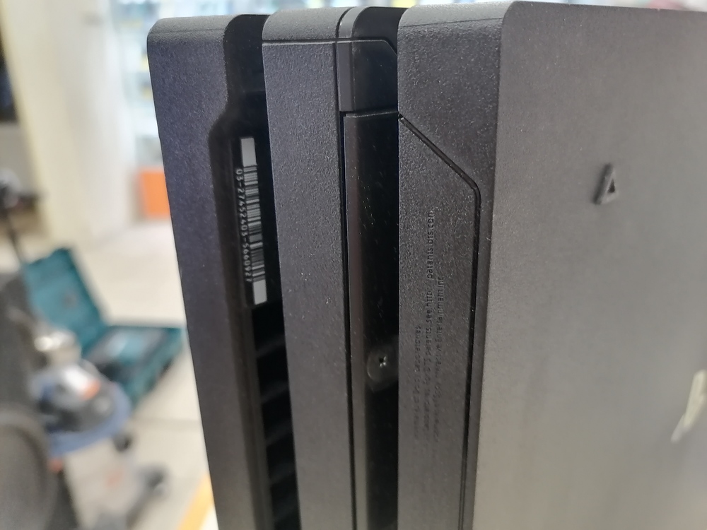 Игровая приставка PlayStation 4 Pro 1Tb