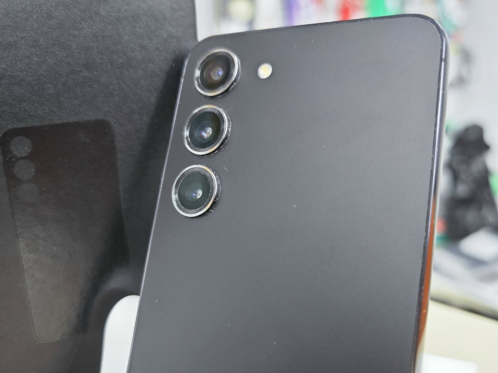 Смартфон Samsung Galaxy S23 8/128