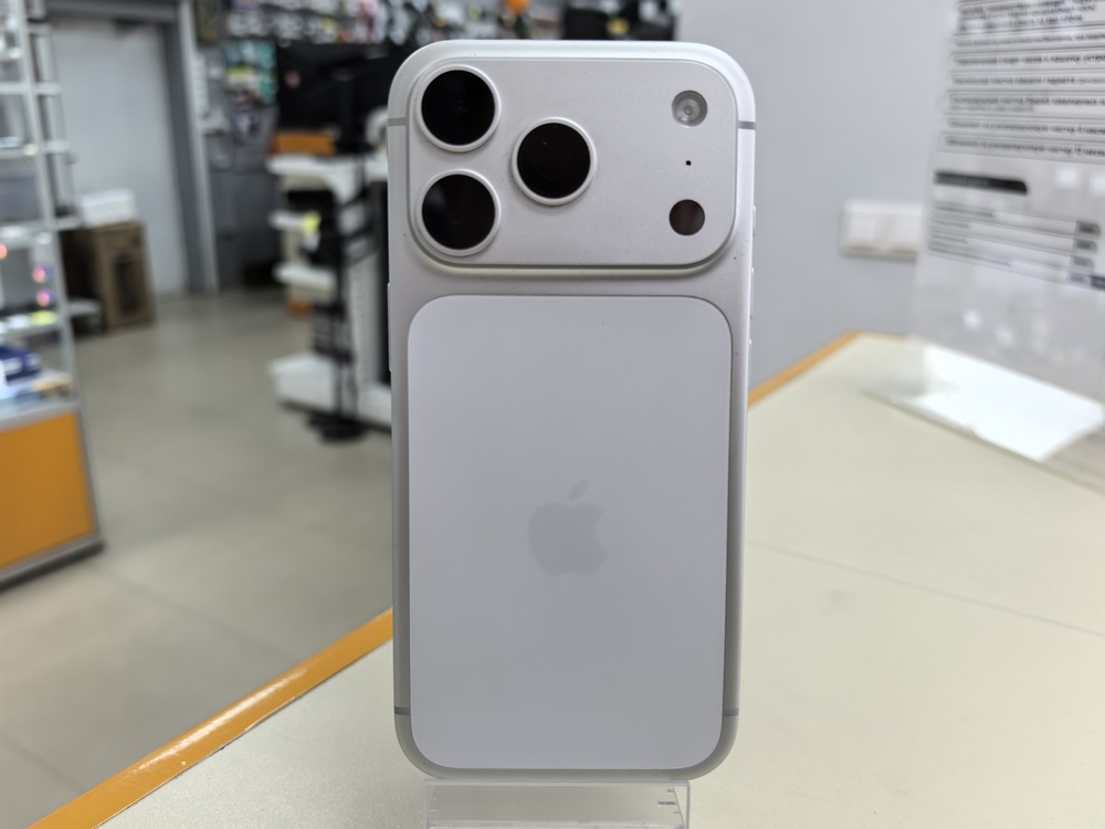 Смартфон Apple Iphone 17 Pro 256Gb