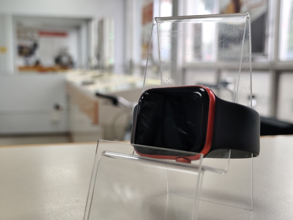Смарт-часы Apple Watch Series 6 44 мм