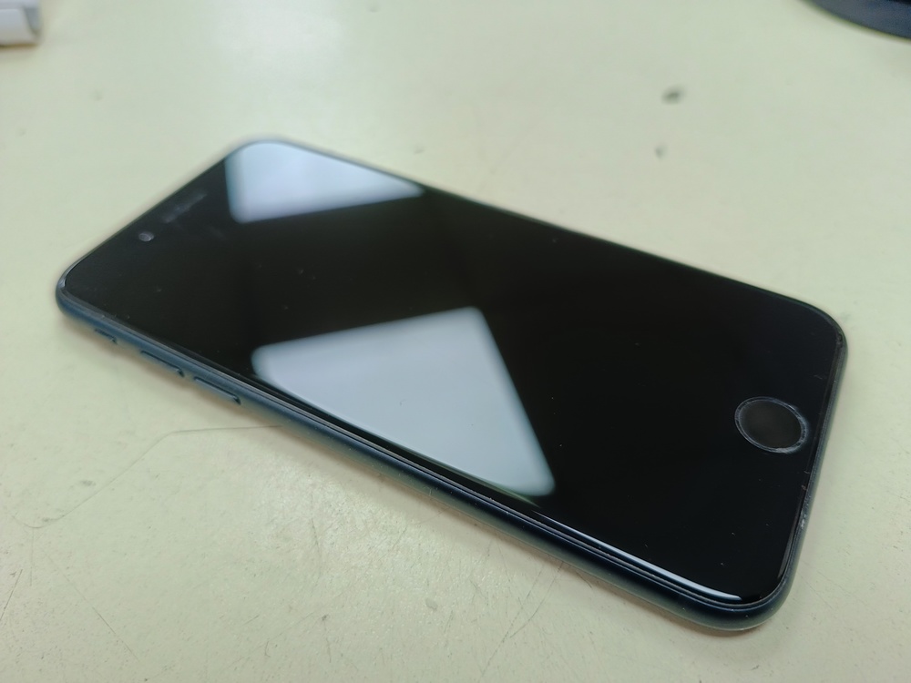 Смартфон Apple Iphone SE 2022 128Gb
