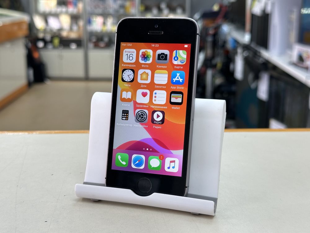 Смартфон Apple iPhone 5SE 32Gb