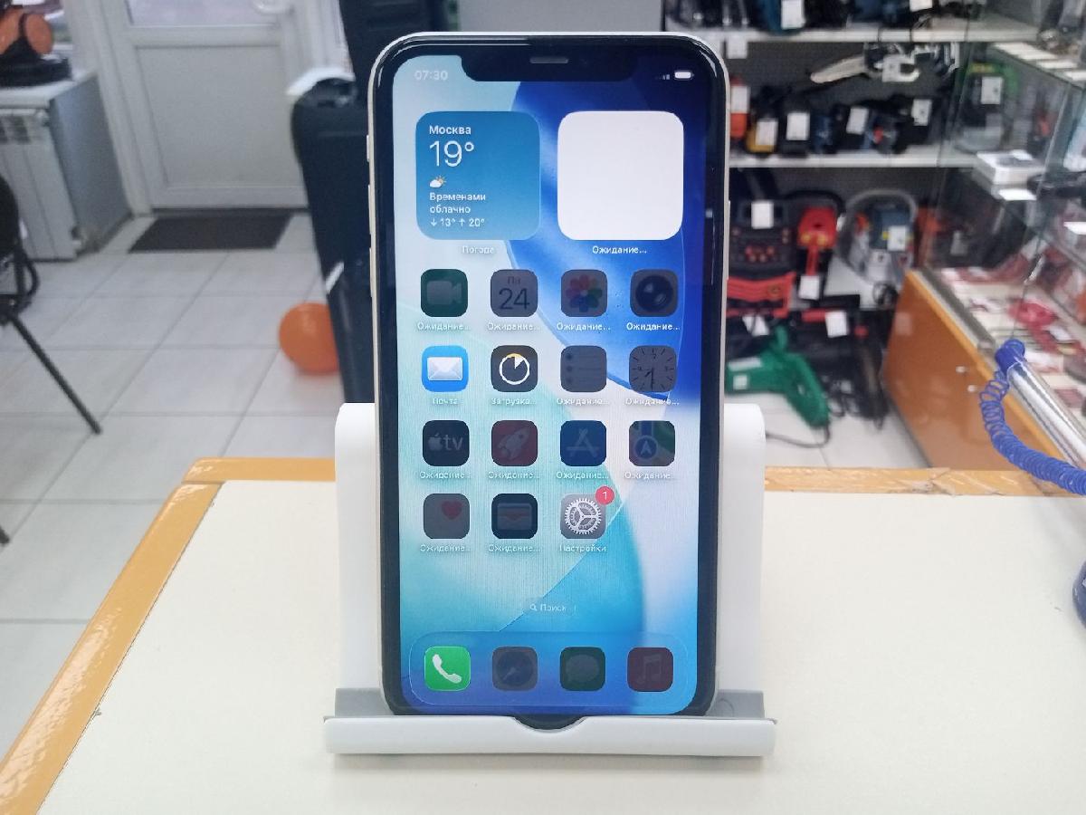 Смартфон Apple iPhone 11 64Gb