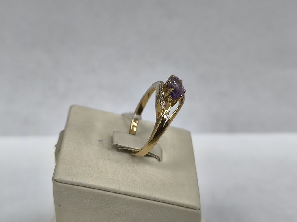 КОЛЬЦО С КАМНЯМИ (Au 585)