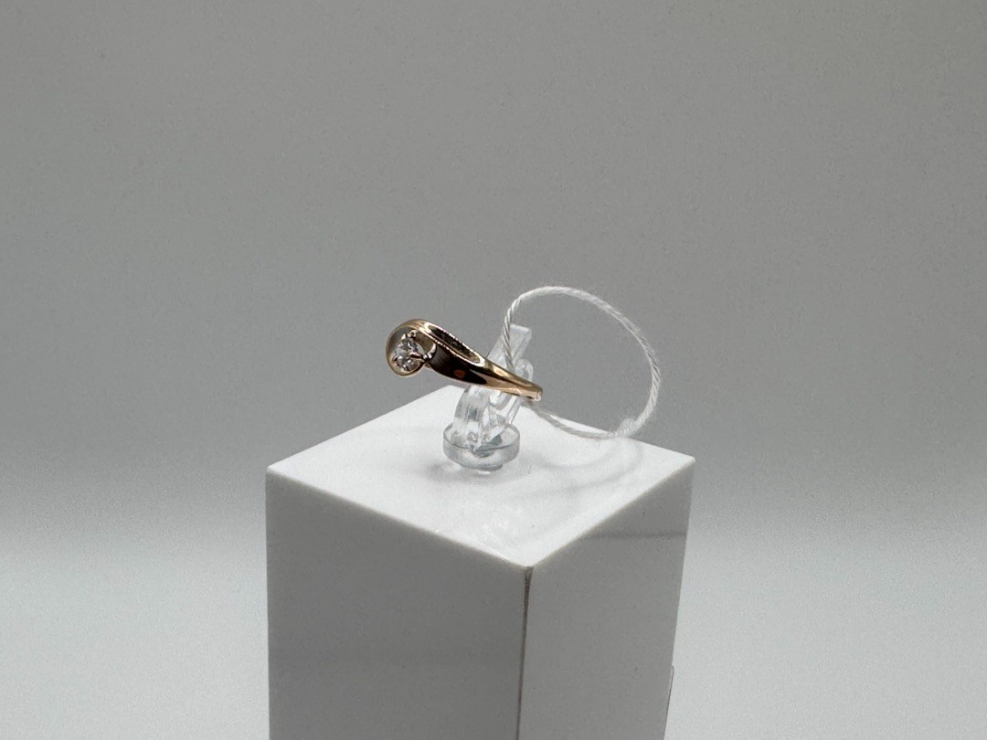 КОЛКМ585 КОЛЬЦО С КАМНЕМ (Au 585)