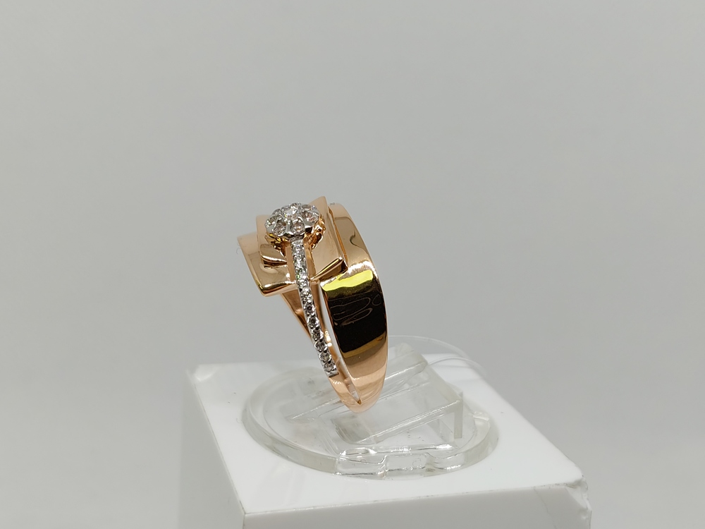 КОЛЬЦО С КАМНЯМИ (Au 585)