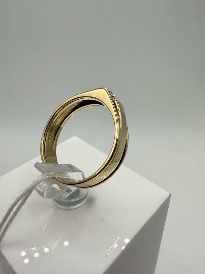 КОЛКМ585 КОЛЬЦО С КАМНЕМ (Au 585)