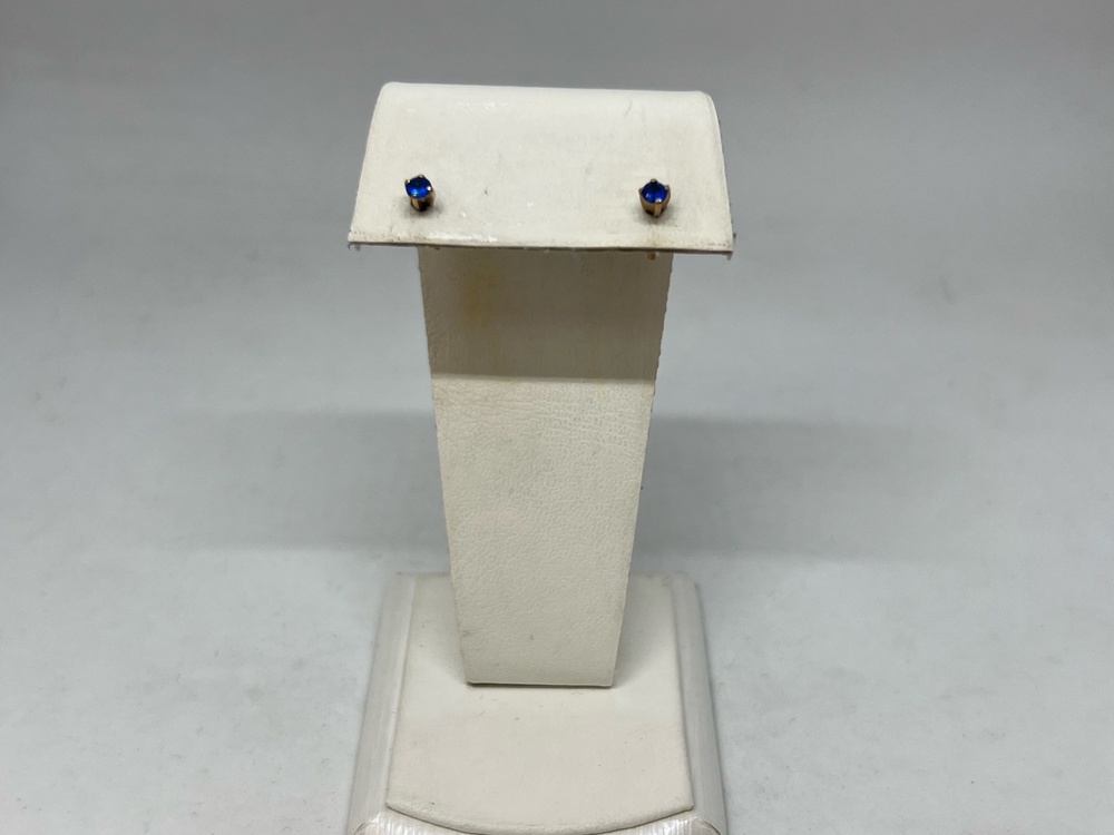 02055 СЕРЬГИ ПУСЕТЫ с камнем (Au 585)