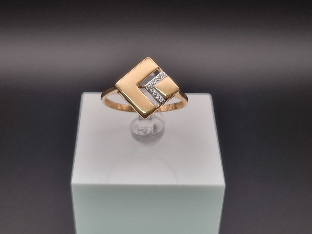 КОЛЬЦО С КАМНЯМИ (Au 585)