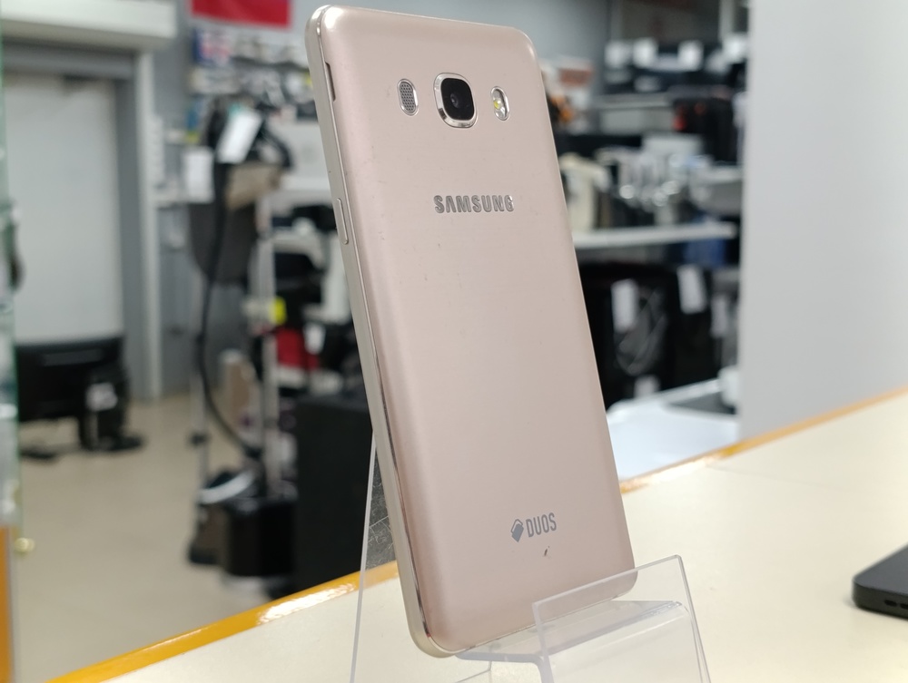 Смартфон Samsung Galaxy J5 2016 2/16