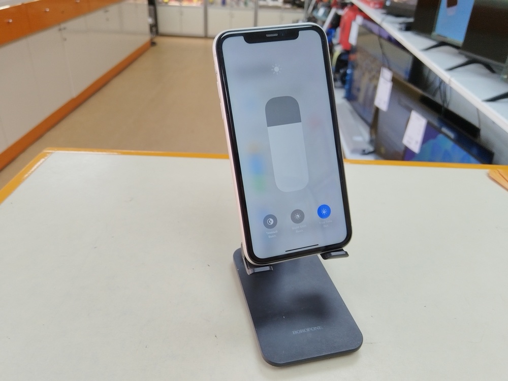 Смартфон Apple iPhone 11 64Gb