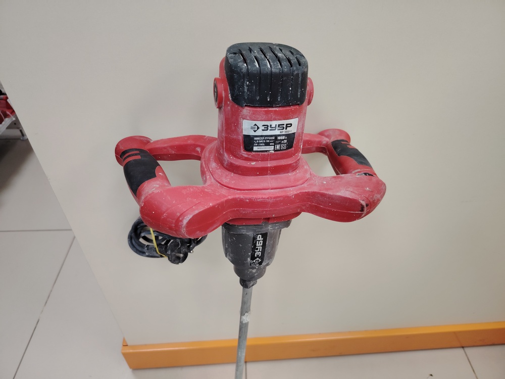 Дрель-миксер Зубр МР-1050-1