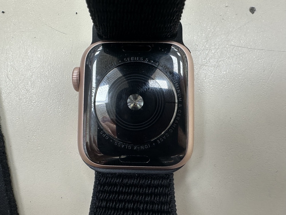 Смарт-часы Apple Watch Series 5 40 мм