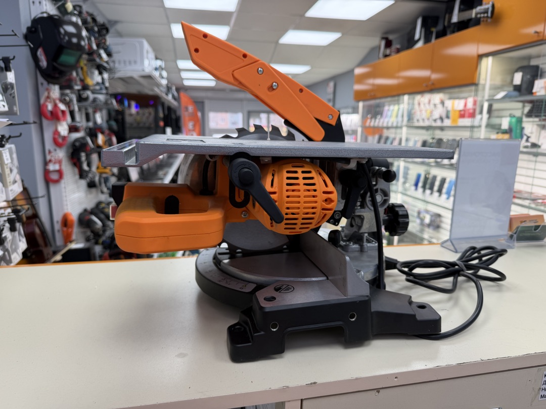 Торцовочная пила Вихрь ПТ-210К