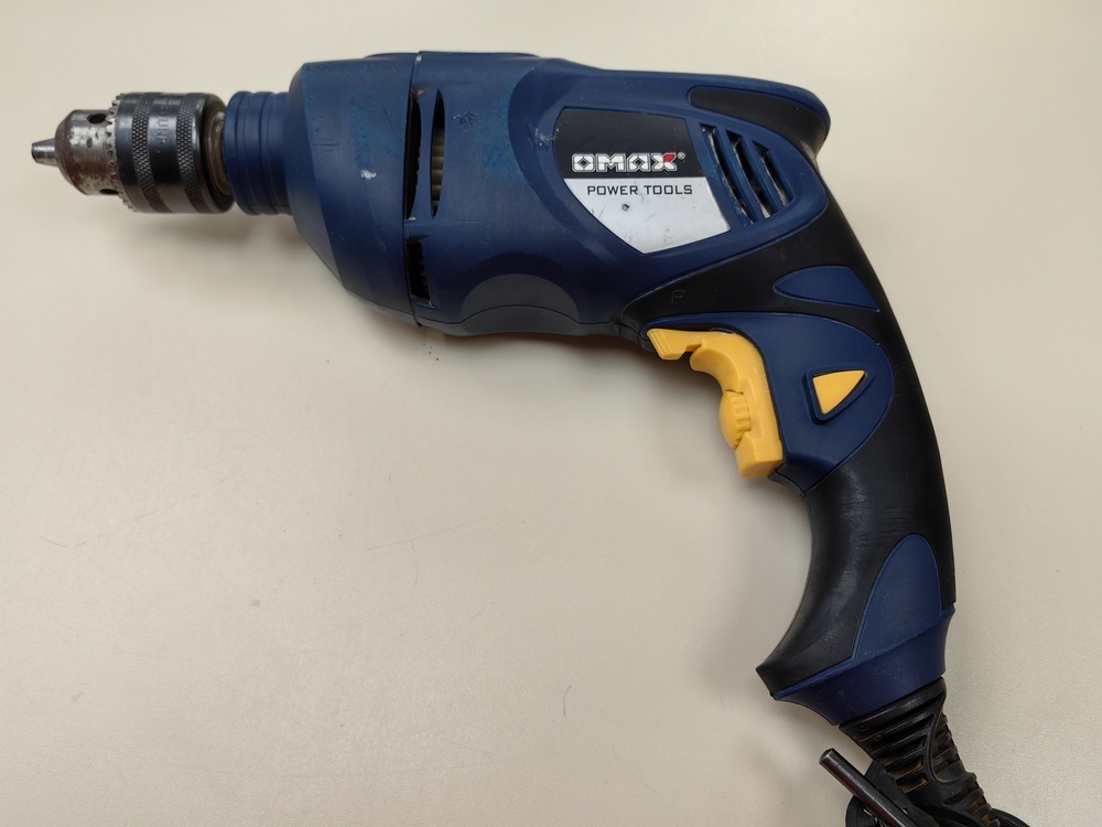 Дрель-ударная Omax 4406.