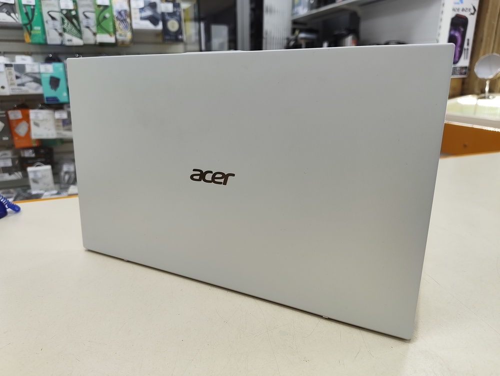 Ноутбук Acer swift 7 sf714-52t-76x9; Core i7-8500Y, Intel UHD Graphics 615, 16 Гб, 512 GB, Нет