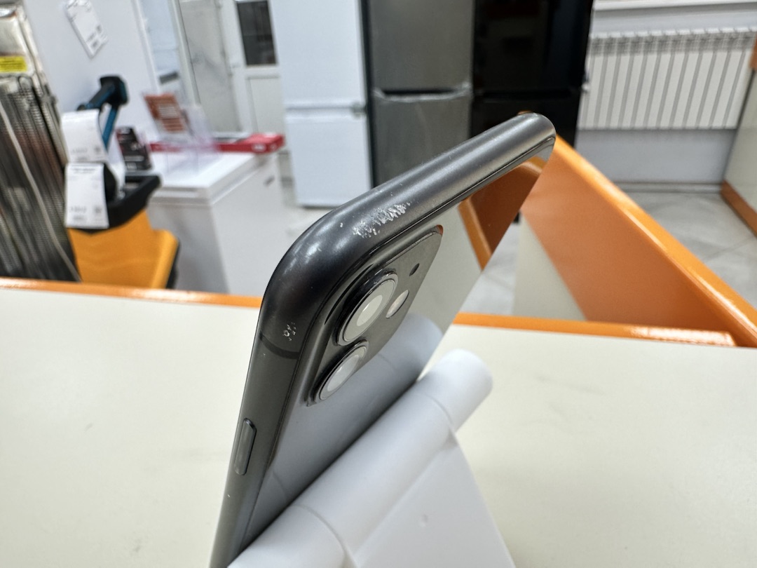 Смартфон Apple iPhone 11 64Gb