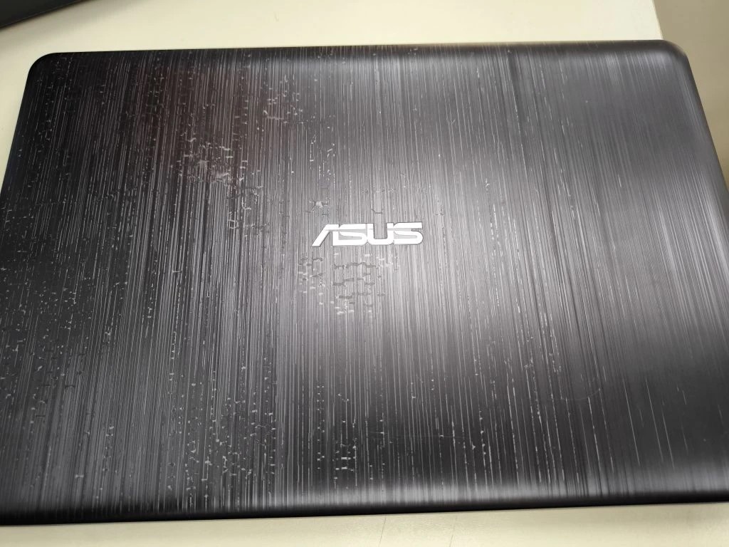 Ноутбук ASUS Asus K540U; Pentium 4417U, GeForce MX110, 4 Гб, 240 Гб, Нет