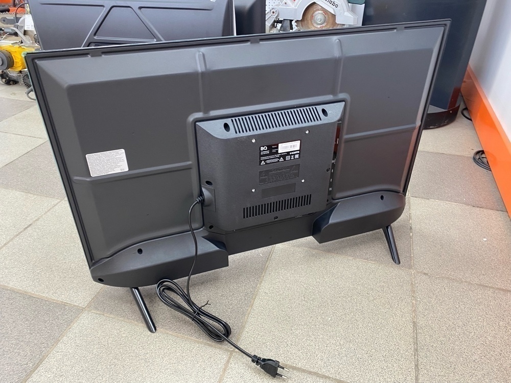 LED Телевизор BQ 32FS34B