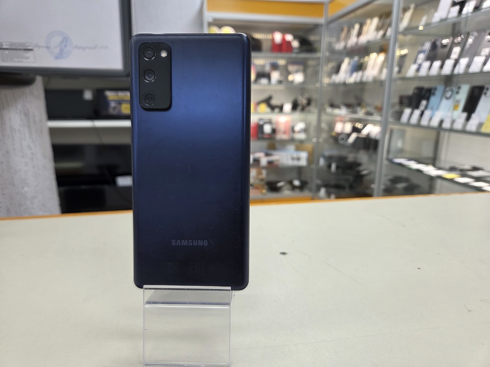 Смартфон Samsung Galaxy S20 FE 6/128