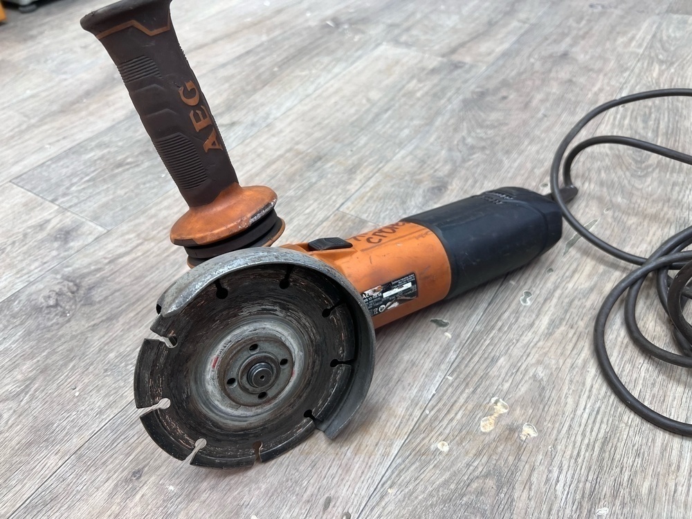 Угловая шлифмашина AEG WS 13-125XE