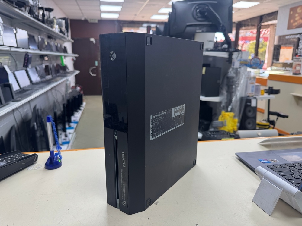 Игровая приставка Xbox One 500Gb