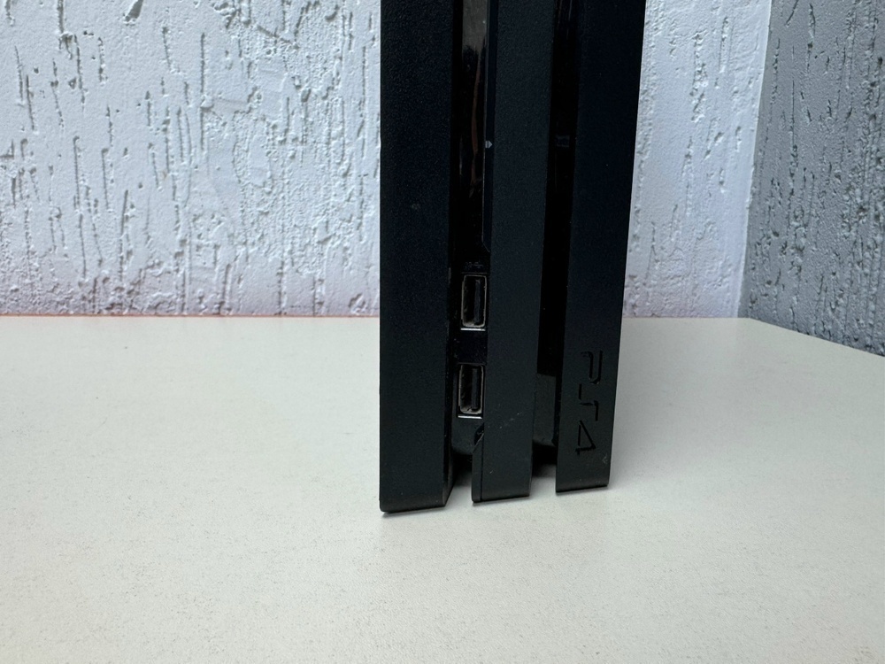 Игровая приставка PlayStation 4 Pro 1Tb