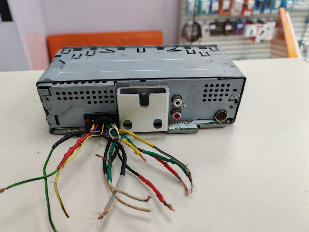 Автомагнитола Pioneer DEH-S100UBA