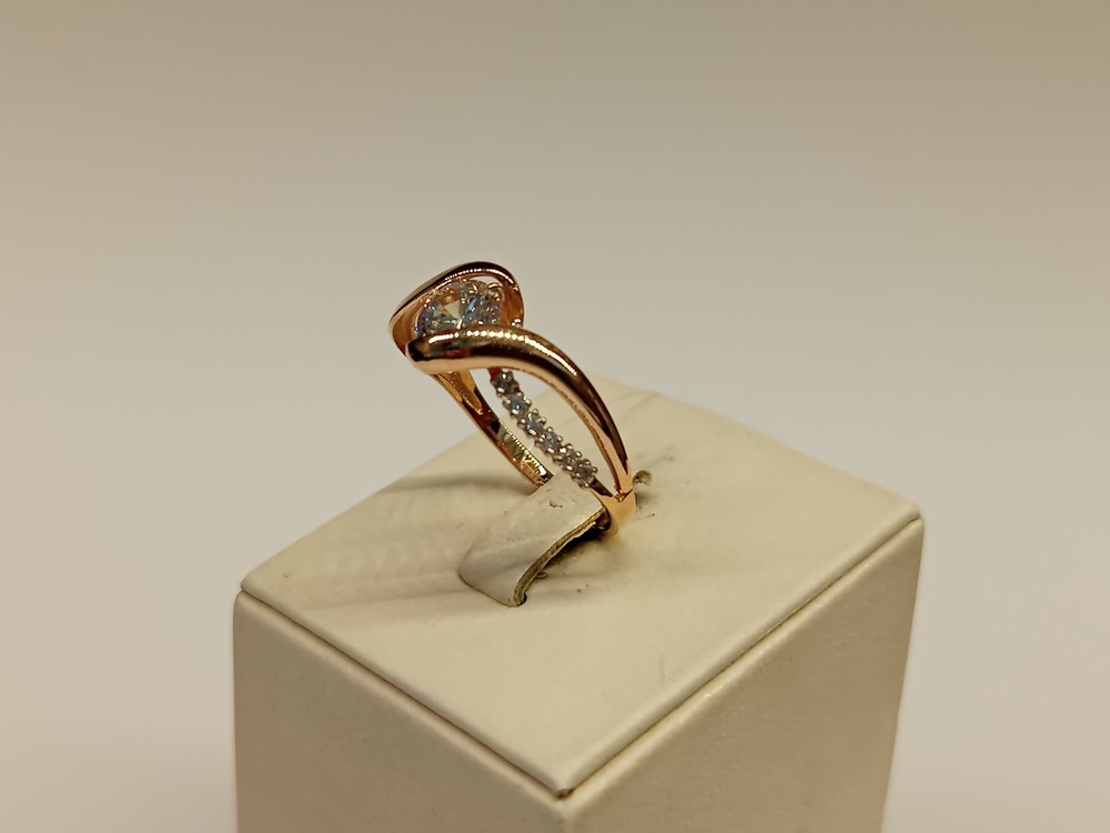 КОЛЬЦО С КАМНЯМИ (Au 585)