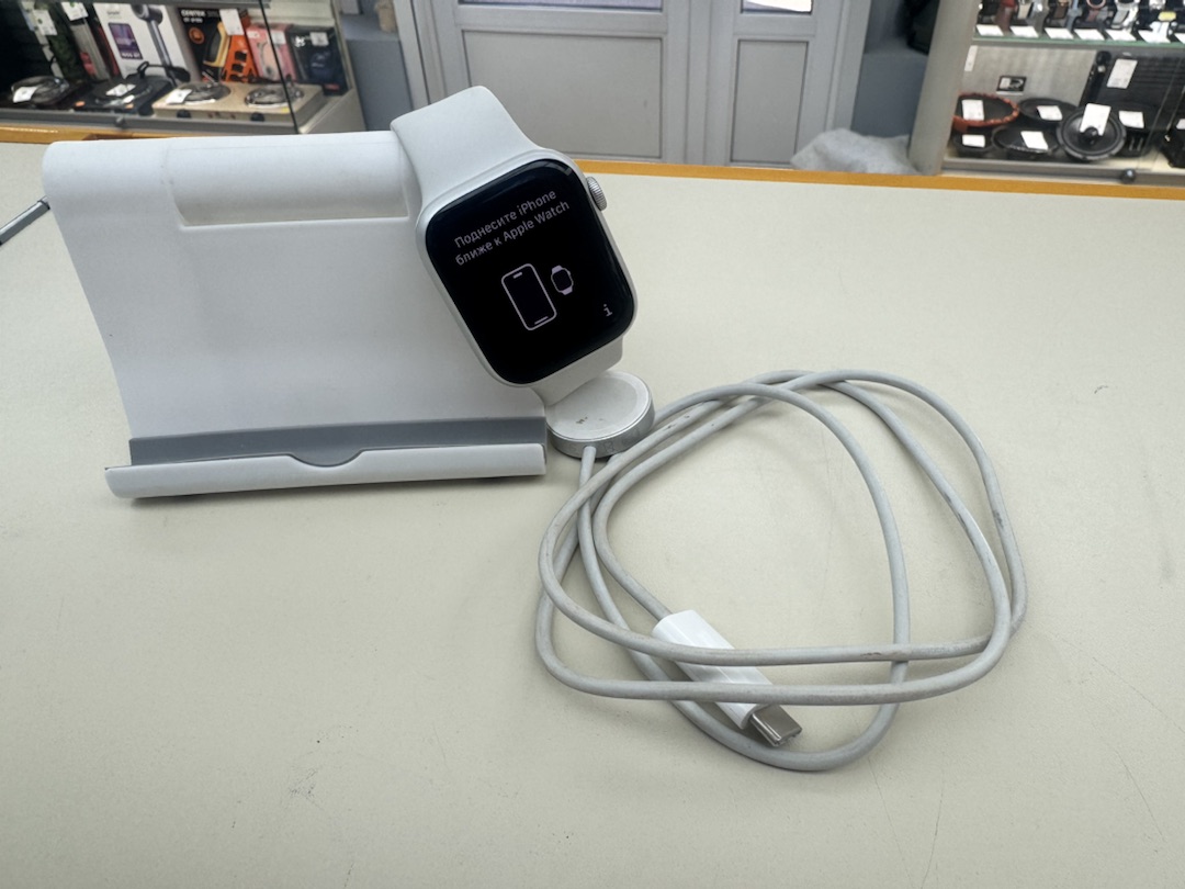 Смарт-часы Apple Watch Series 8 45mm