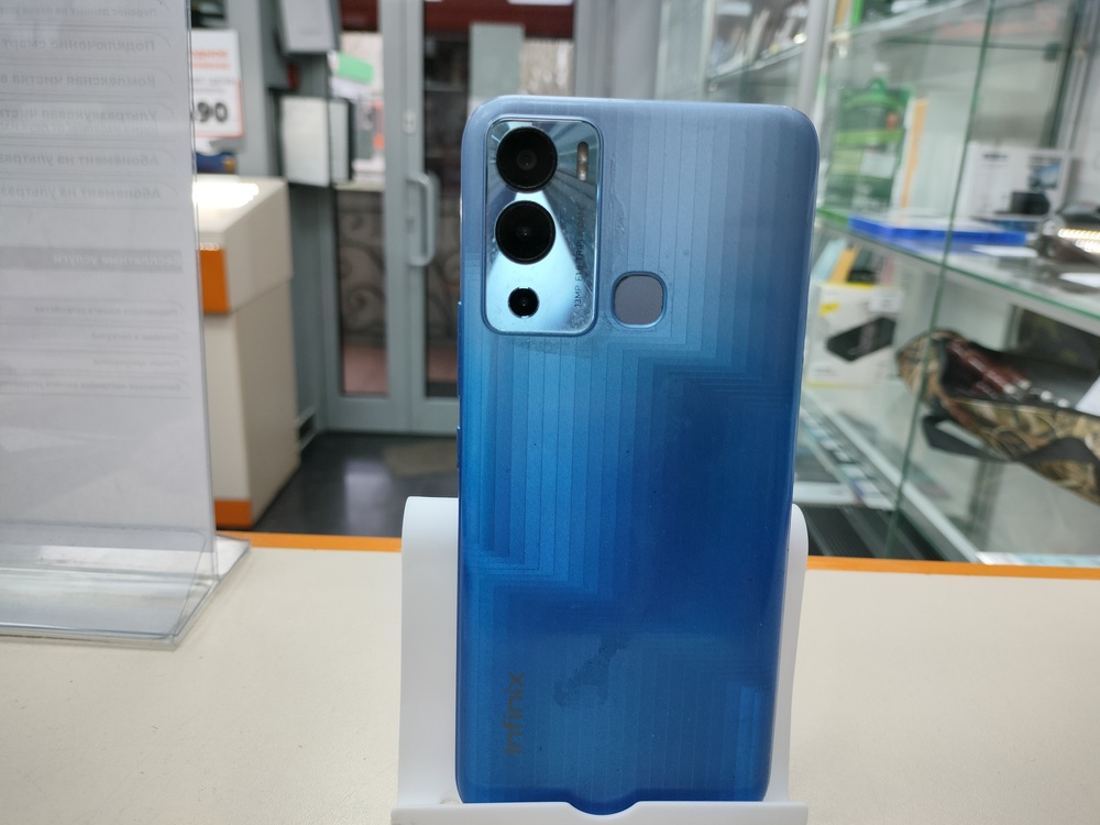 Смартфон Infinix HOT 12i 4/64