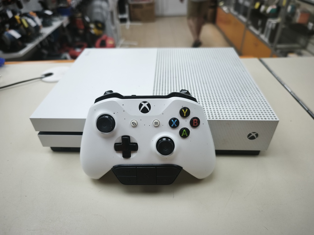 Игровая приставка Xbox One S 1TB
