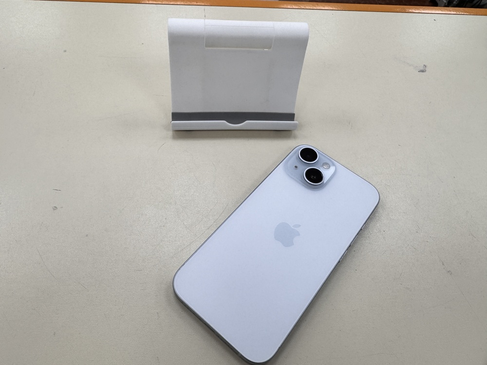 Смартфон Apple Iphone 15 128Gb