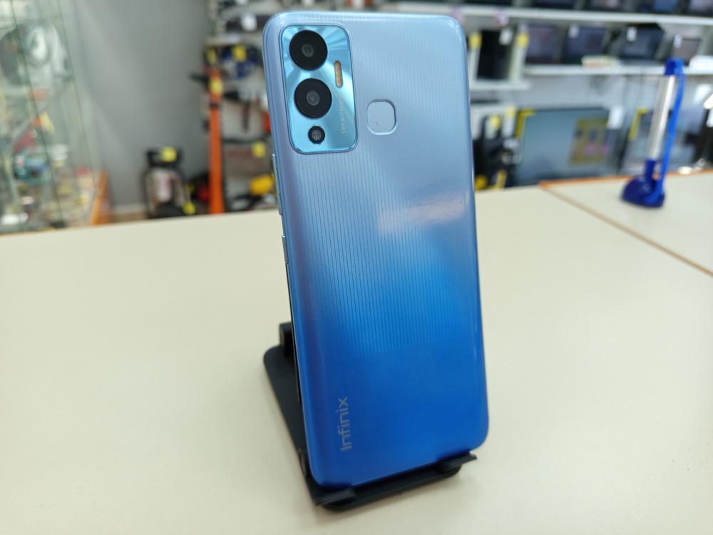 Смартфон Infinix HOT 12 PLAY 4/64