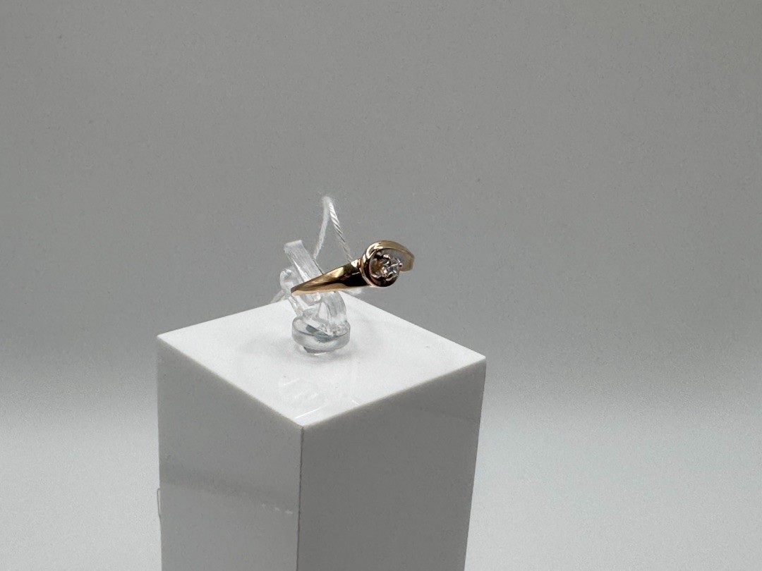 КОЛКМ585 КОЛЬЦО С КАМНЕМ (Au 585)