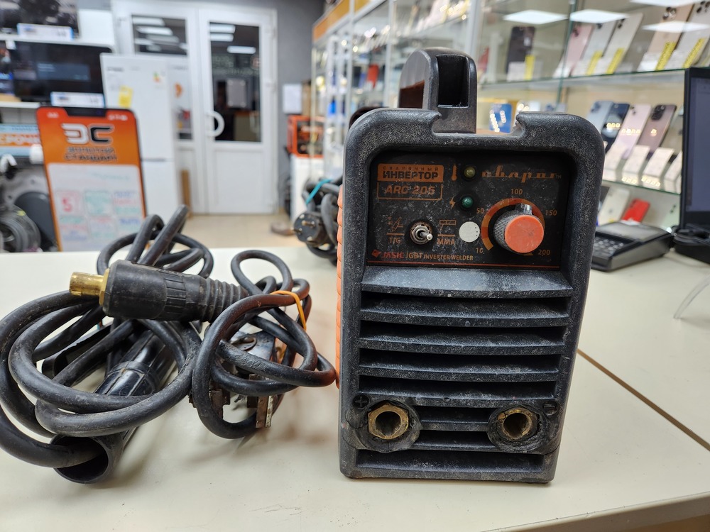 Сварочный аппарат Сварог ARC 205