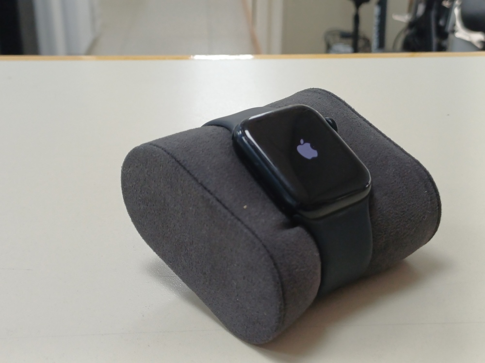 Смарт-часы Apple Watch SE 2020 40mm