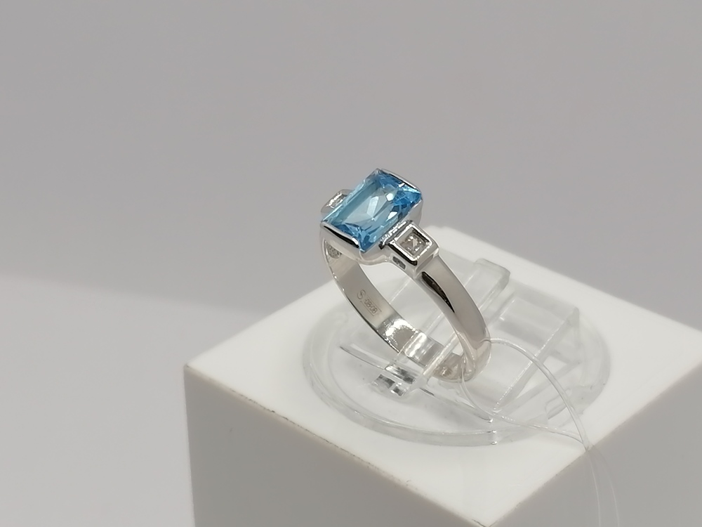 КОЛЬЦО ТОПАЗ с камнями (Au 585)