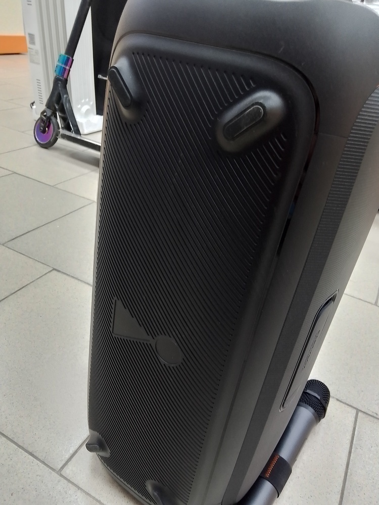Портативная акустика JBL Partybox on the go