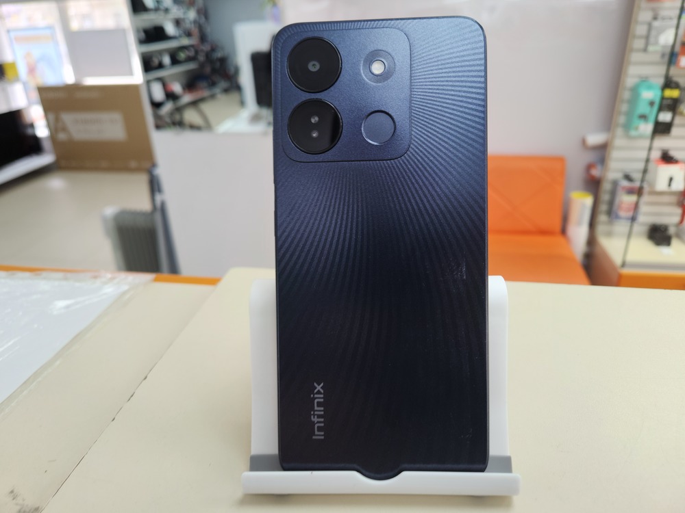 Смартфон Infinix Smart 7 HD 2/64