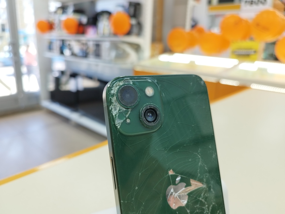 Смартфон Apple iPhone 13 128Gb
