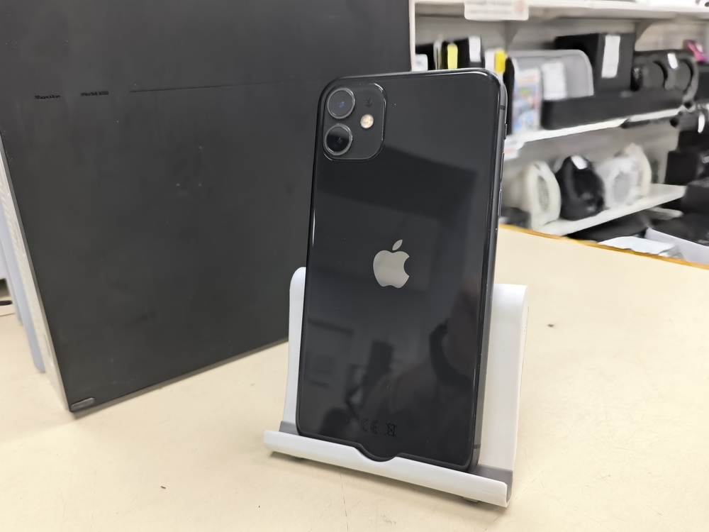 Смартфон Apple iPhone 11 64Gb